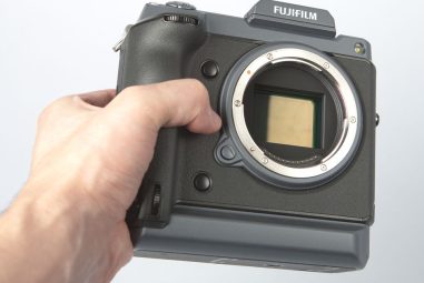 Bon plan – Le boîtier photo Fujifilm GFX 100 « 5 étoiles » à 4 999,00 € (-32%) (terminé)